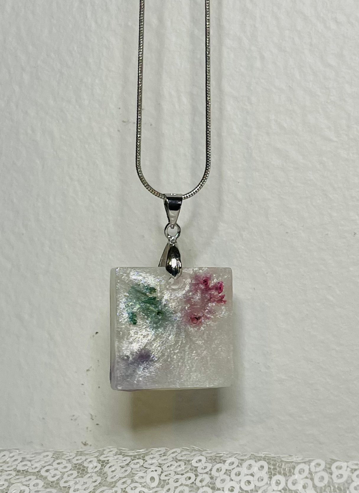 Pendant Necklaces: Pearl and Flower