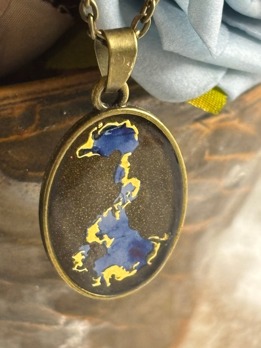 Pendant Necklace: Blue and Gold Design