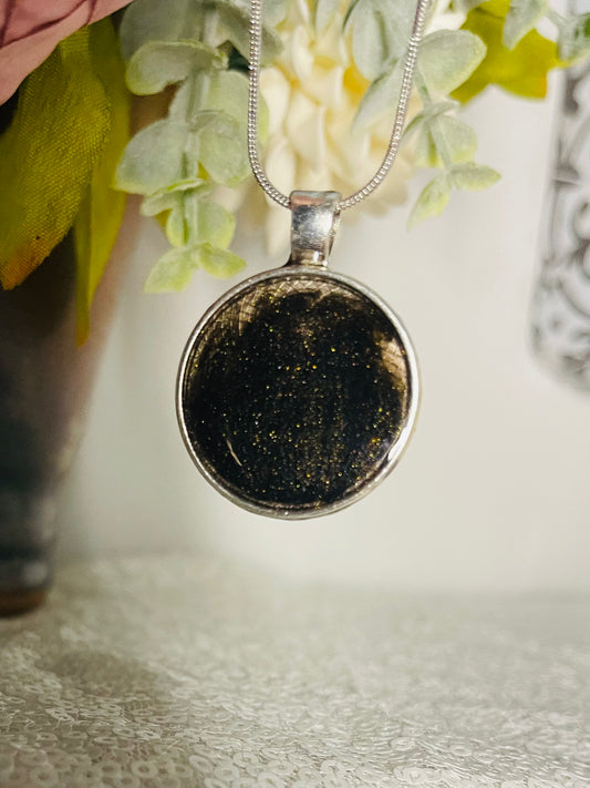 Pendant Necklace: Black on Silver