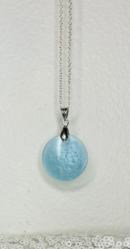 Pendant Necklace: Light Blue