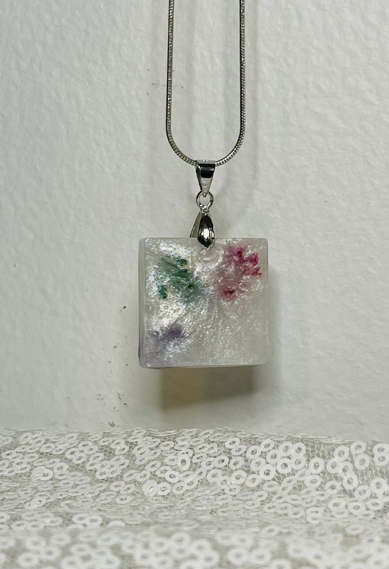 Pendant Necklaces: Pearl and Flower